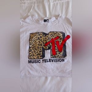 Cropped MTV shirt